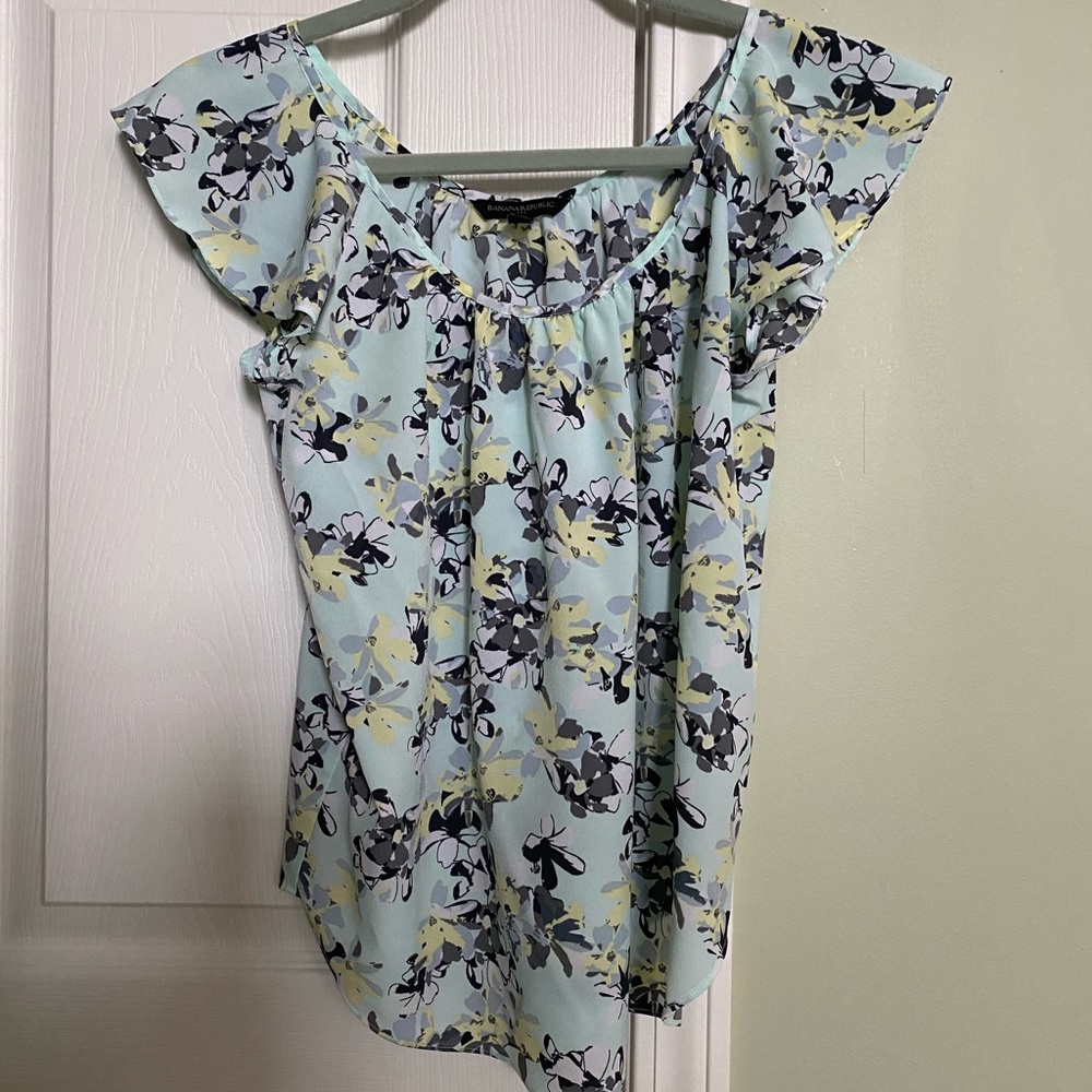 Floral banana republic blouse